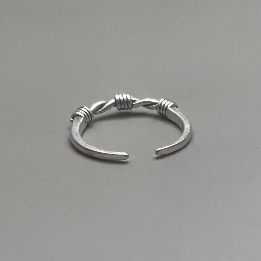 Y2K Vintage Silver Barbed Wire Ring – Adjustable Size, Unisex, Brand New